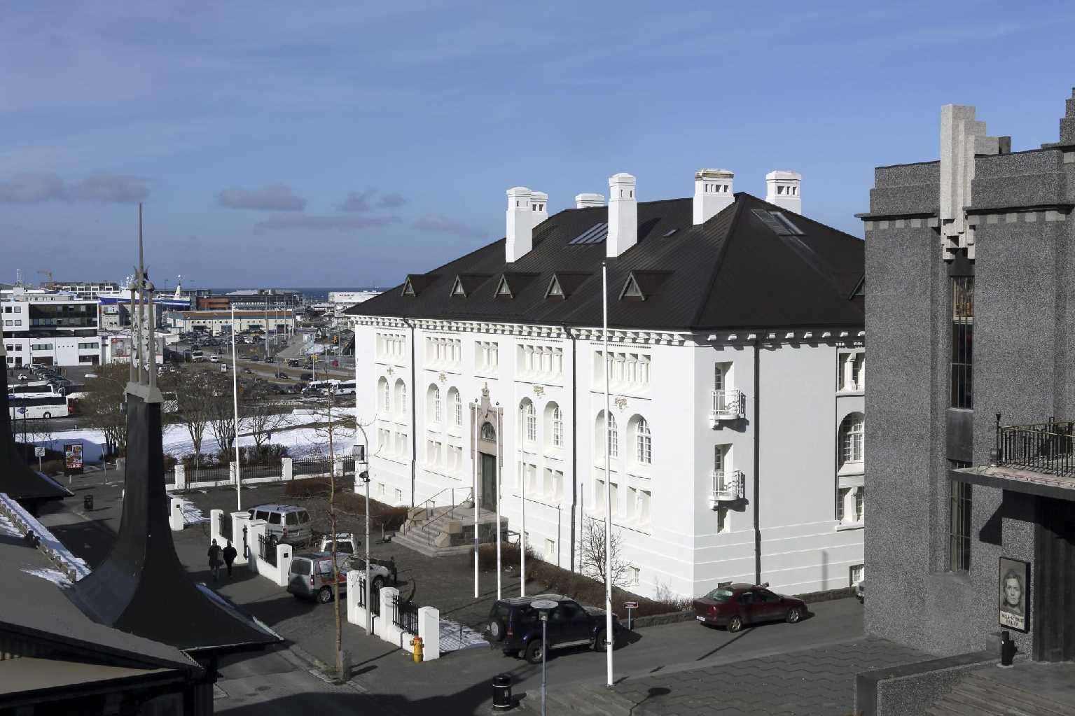 Syningin-109 icelandic times