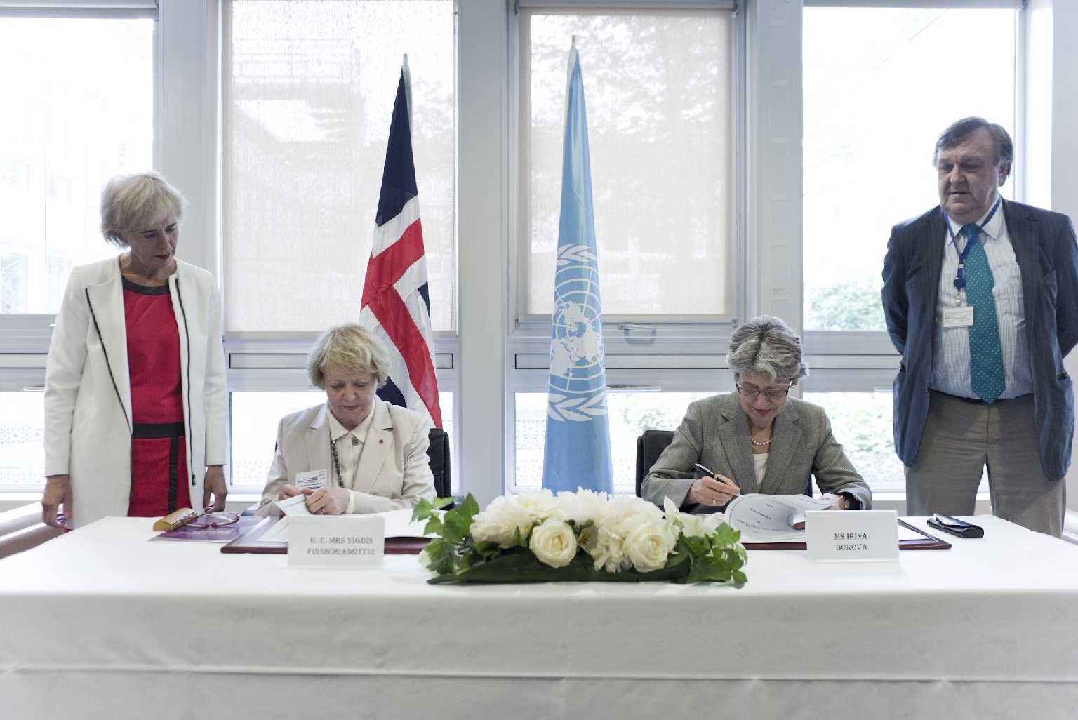 Signing Agreement UNESCO & Languages Iceland Mrs Vigdis Finnbogadottir_Irina Bokova