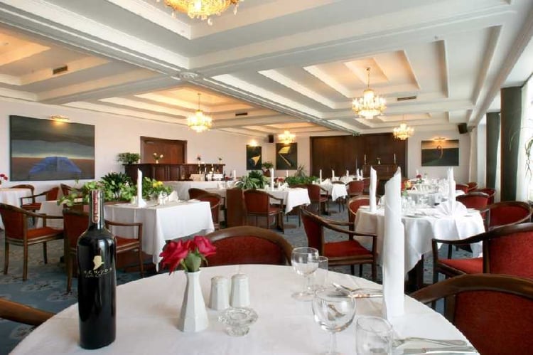 15 Hotel ork restaurant